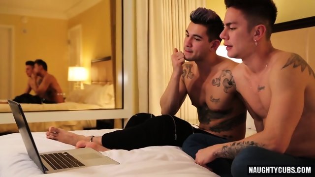 Latin gay foot fetish with cumshot