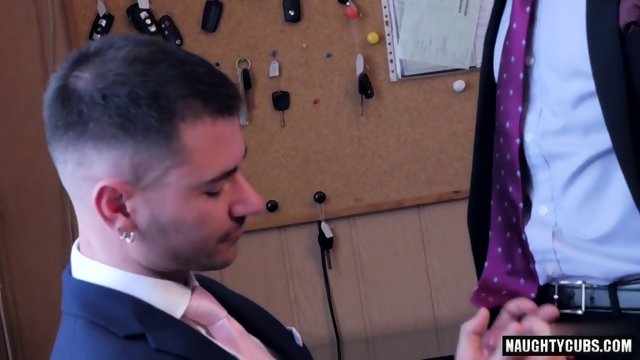 Muscle gay fetish with cumshot