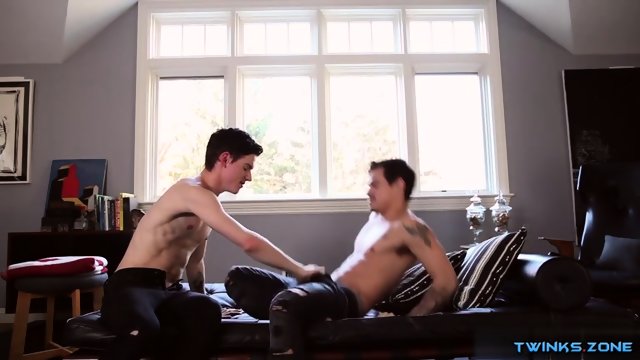 Muscle twink anal sex with cumshot