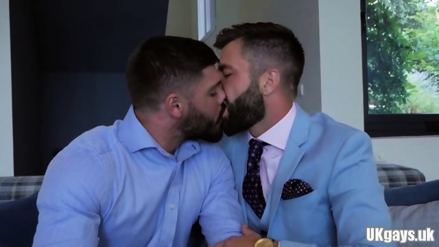 Muscle gay fetish and cumshot