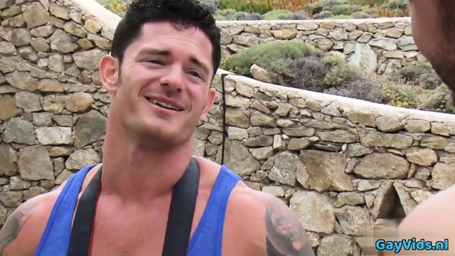 Big dick gay threesome with cumshot