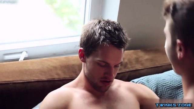 Muscle son flip flop with cumshot