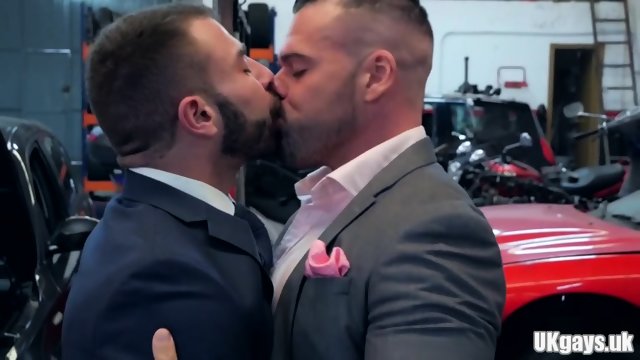 Muscle gay fetish with cumshot