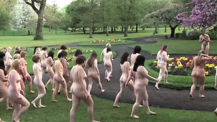 Grupos De Mujeres Británicas Desnudas