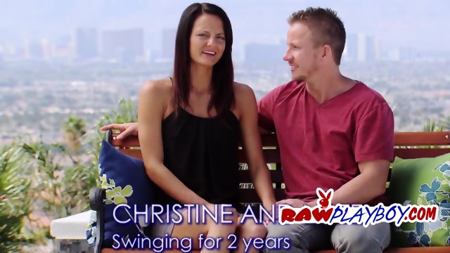Swingers amateurs have nice foreplay in bed, perfect to have sex with a new experienced partner.