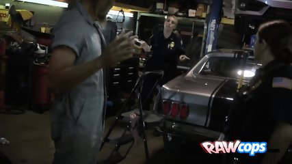 Mechanic Gest Busted By Horny Cops That Want To Fuck Him Very Hard
