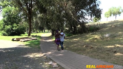 AFRICAN COUPLE BUSTED OUTDOORS IN PUBLIC PARK!!!