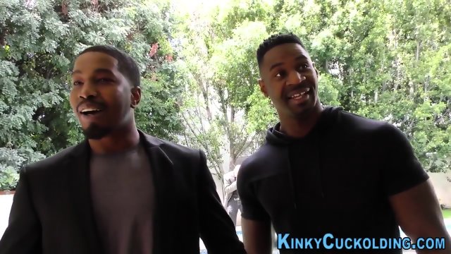 Blonde cuckolds for jizz on booty and boobs