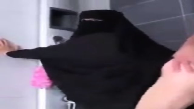 Sex in room Arabic girl