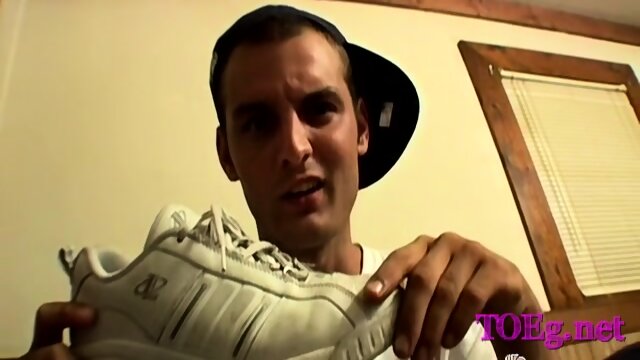 Lad shows hot foot fetish