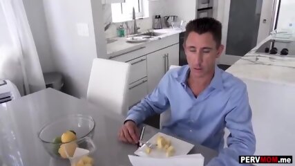 Skinny Stepmom Blowjob During Breakfast In Front Of Dad