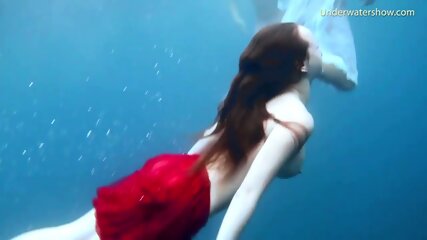 underwatershow, beach, underwater t, girl