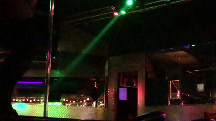 Groping Strippers On Stage. - EPORNER