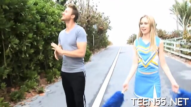 Sexy bombshell enjoys hardcore ride