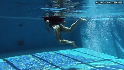 Spanish Pornstar Diana Rius Is Horny In The Pool
