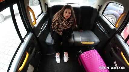 Sex In Taxi - Moving to a friend gets twisted!