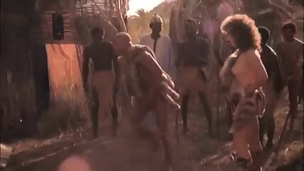 Amazonki Ze Złotej Świątyni 1986 - Scena Bicia Jąder