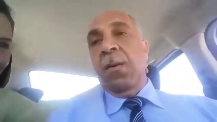 Una Puta De Arabia Saudita Está Siendo Acosada Por Un Egipcio Y Se Está Moviendo Para Ver El Video Completo En El Sitio.