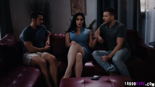 Sheena got invited for a double penetration