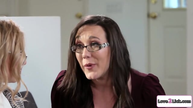 Boss fucks 2 employees and makes one squirt in a threesome