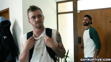 Hombre Sin Hogar Gay Follado Analmente Por Un Empleado Macizo