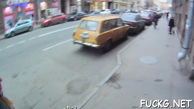 Pungent maiden Alice shows meat riding skills