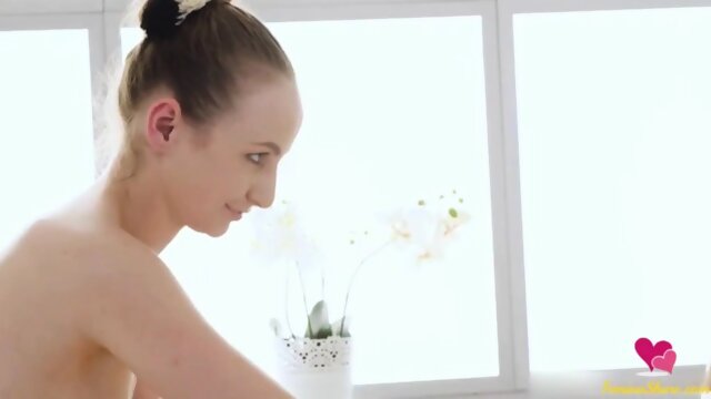 Sexy Czech babes share sapphic joy
