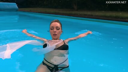 Hottest Russian Babes In The Swimming Pool In 4k