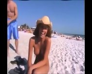 Beautiful Teen Show Naked Body On Beach
