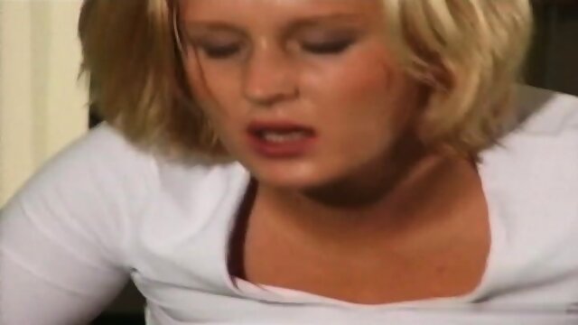 7 hot blondie