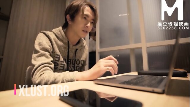 China AV MD-0038 Brother Watching Porn