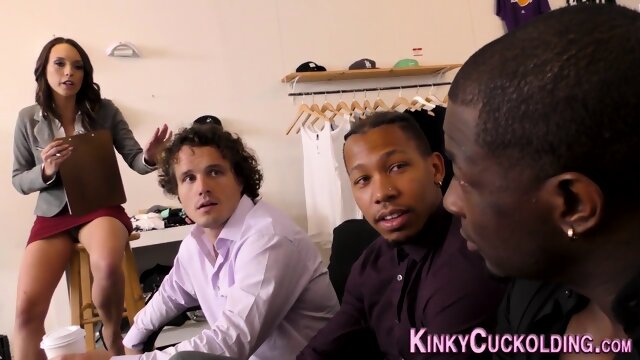 Hottie rides black dong and sucks