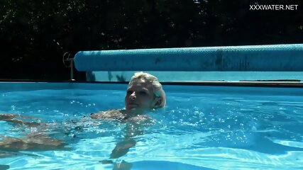 pool, underwater teens, bikini, stepsis