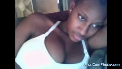 Busty Ebony Chick On Webcam