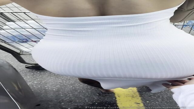 Estacionamento do shopping com bunduda