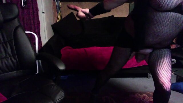 Linday Slutcakes being a Whore