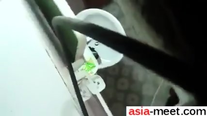 Toilettes Asiatiques à Caméra Cachée Non Censurées - Baise-la Dessus
