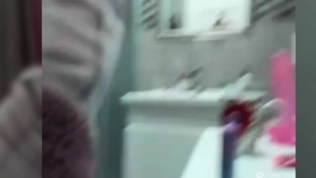 teen camgirl