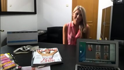 Nice Chick Gives Pussy At The Casting