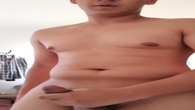 yummy pinoy daddy masturbating ð¦