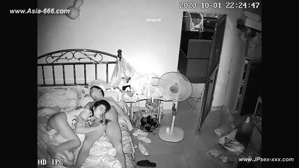 Hackers Use The Camera To Remote Monitoring Of A Lover's Home Life.577
