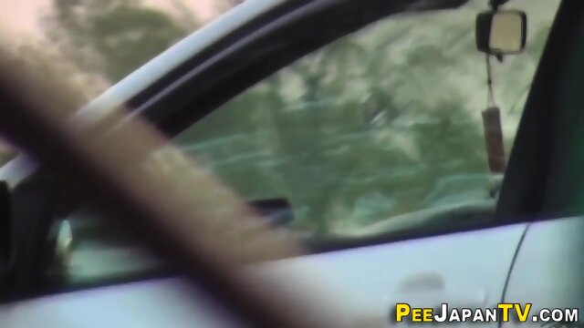 Asian lady goldenshower peeing