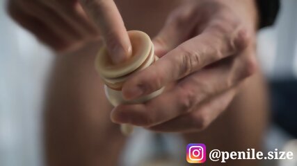 Cómo Usar Un Extensor De Pene De Hombre Desnudo (instagram @penile.size)