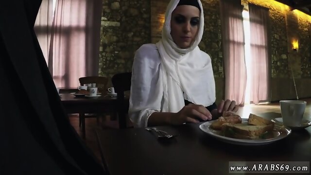 Arab egypt Hungry Woman Gets Food and Fuck