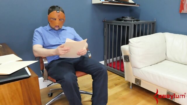 Pretty cock sucking blonde sub does foot worship