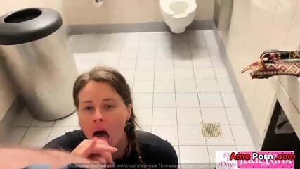 Public Bathroom Facial AMATEUR COUPLE
