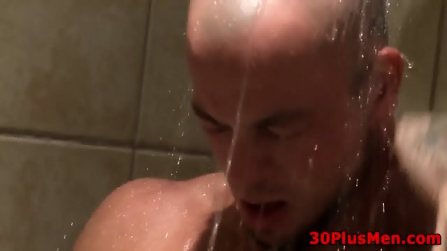 Black dude sprays jizz