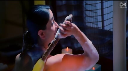 Kareena Kapoor - Bewafaa (2005)