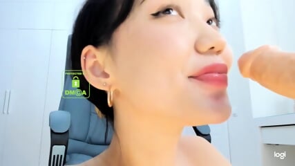 Asian Webcam Girl With Dildo