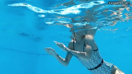 underwater girls, pool, amateur, poolside